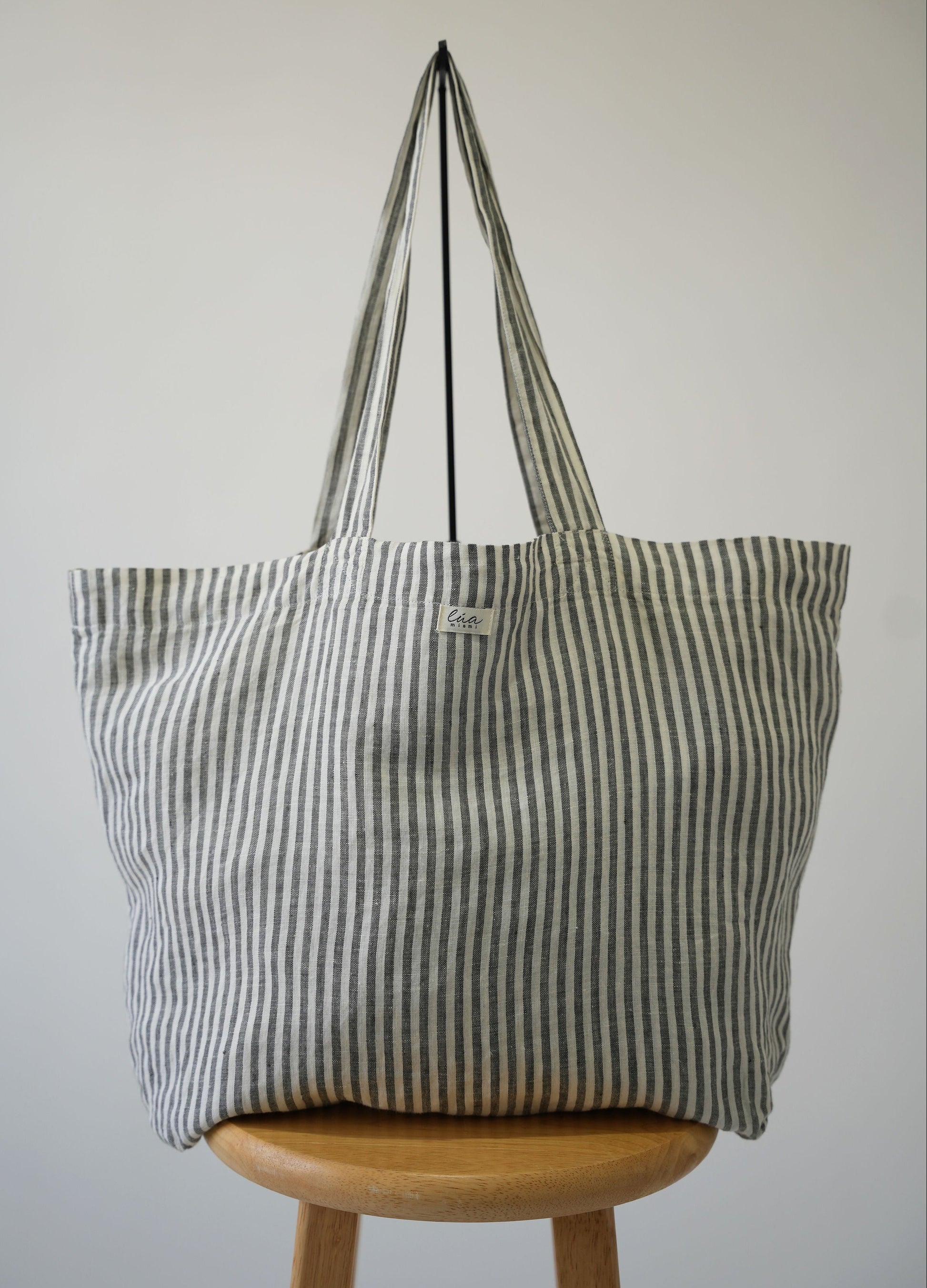Natural fiber shoulder tote