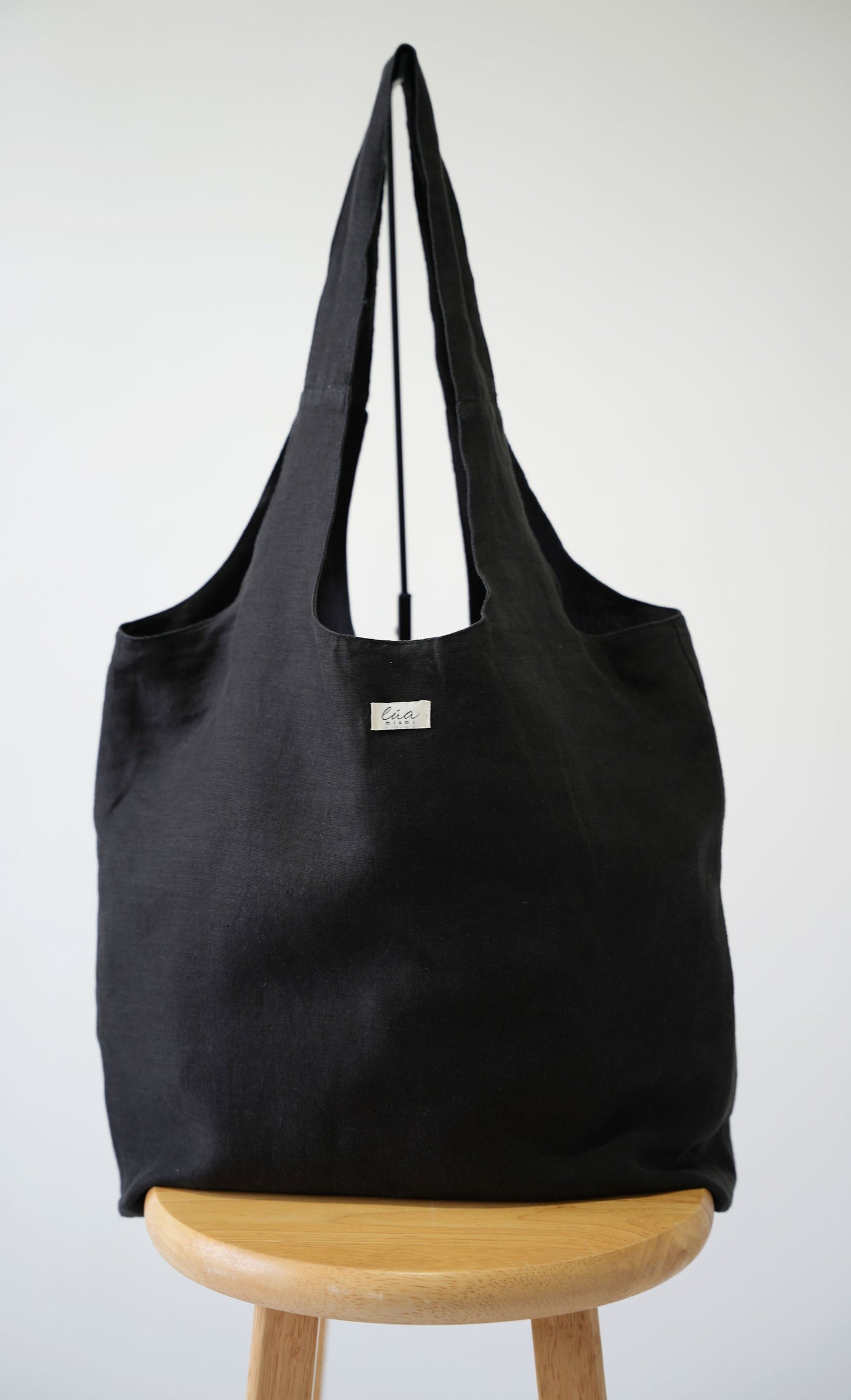 Natural fiber shoulder tote